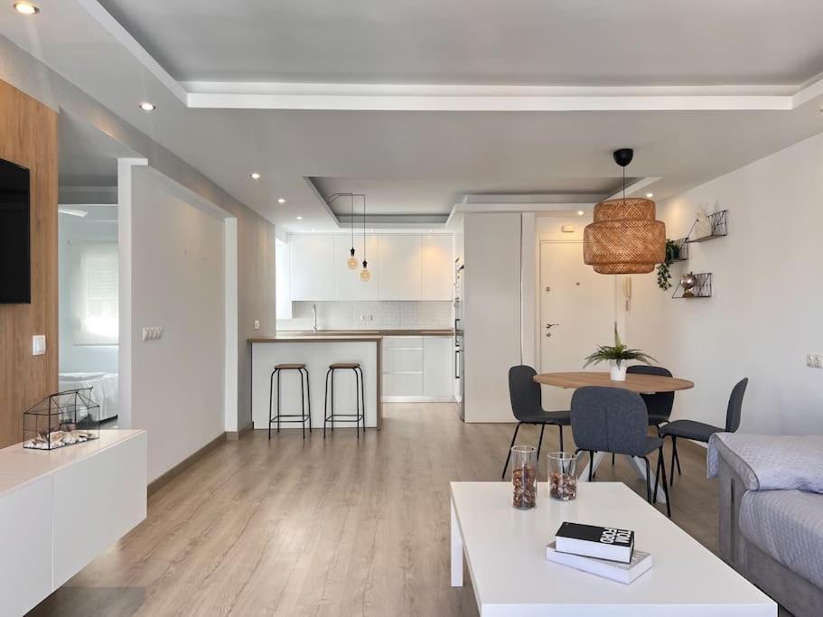 Apartamento Cafe & Mar. Malaga Bagian luar foto